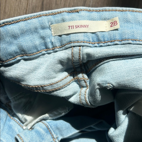 Levi's Women's Light Blue Skinny Jeans - Picture 5 of 7